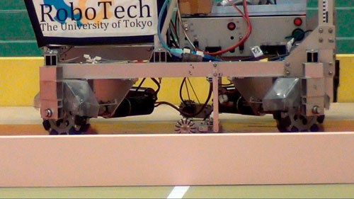 Robocon2012總決賽東京大學(xué)手動(dòng)車（QL-13）.jpg